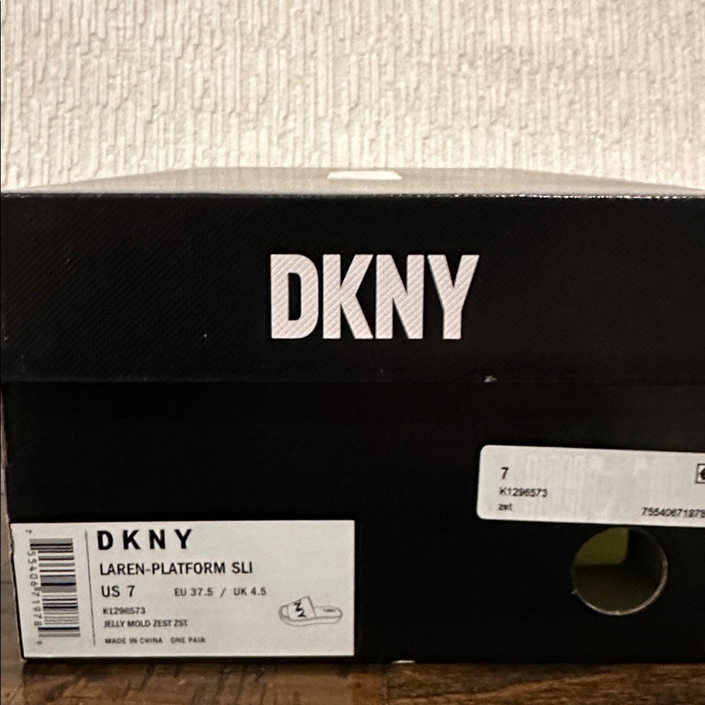 DKNY Vibrant Yellow Platform Slide Sandals NIB - Picture 4 of 4